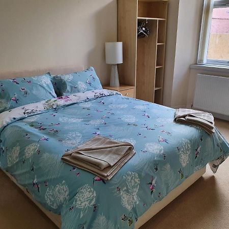דירות דינגוול Flat 1 Castlebank House Flats מראה חיצוני תמונה