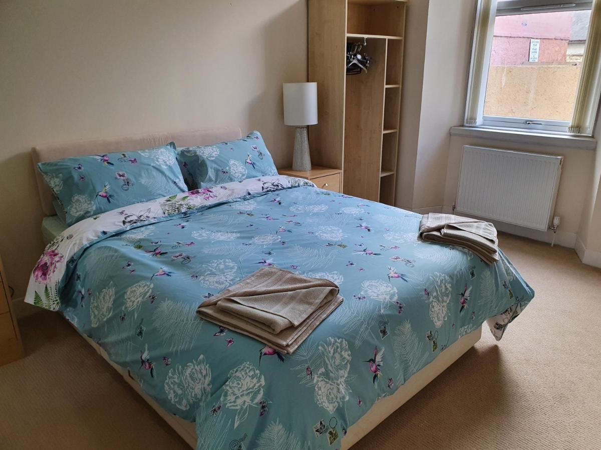 דירות דינגוול Flat 1 Castlebank House Flats מראה חיצוני תמונה