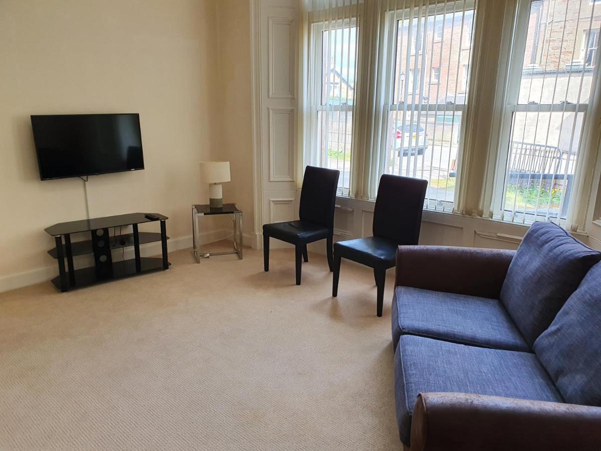 דירות דינגוול Flat 1 Castlebank House Flats מראה חיצוני תמונה
